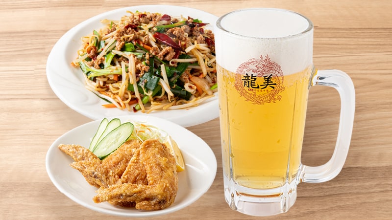 生ビールセット（18種類のおつまみの中から一種類選べる。おつまみ例：台湾炒め／焼き餃子／麻婆豆腐／白切鶏／キムチと豚肉炒め／ニラレバ炒め／枝豆／クラゲの冷菜など他）