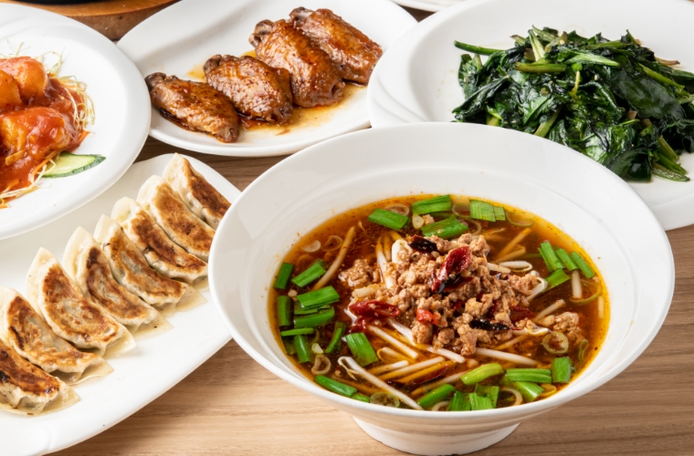 台湾ラーメン、手羽先の辛口煮をはじめとした中華料理のイメージ